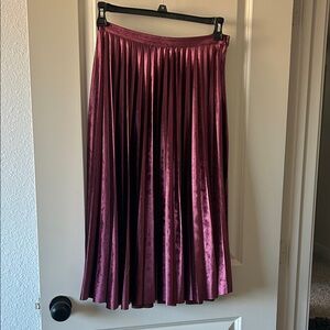 BR Burgundy velvet Pleated Skirt